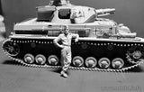 MASTER BOX 1/35 German Tankers - A break between battles, WW II era (Special Order)