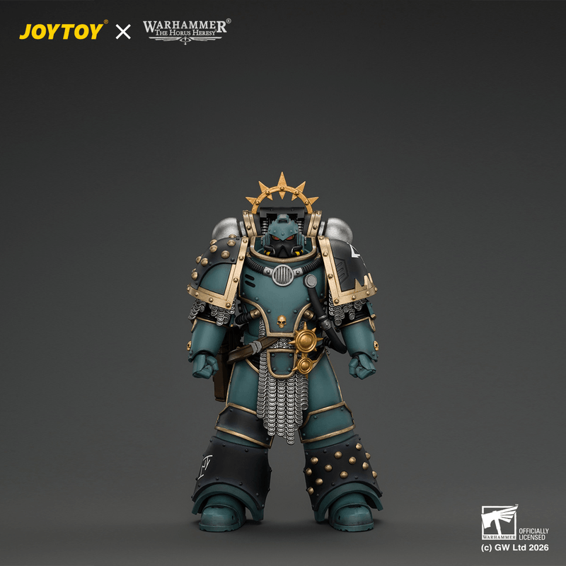 Sons of Horus Herald Consul with Icon of Allegiance, Bolt Pistol and Power Weapon (Pre-Order)