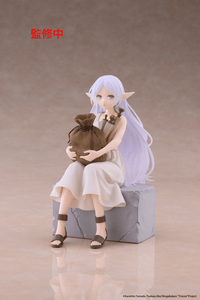 Frieren: Beyond Journey's End Desktop Cute Figure - Frieren (In training Ver.) (Pre-Order)