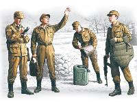 ICM 1/35 Soviet Motorized Infantry (1979-1988) (4 figures - 1 officer, 3 soldiers) (Special Order)